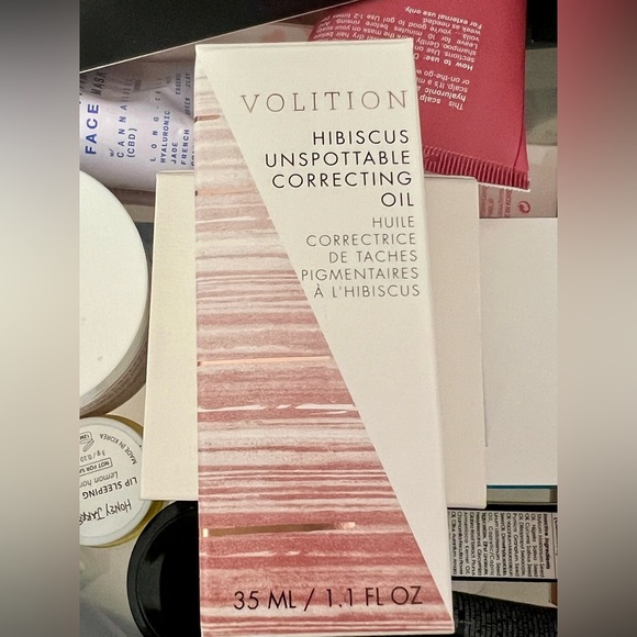 Volition Hibiscus Unspottable Correcting Oil - Picture 3 of 8